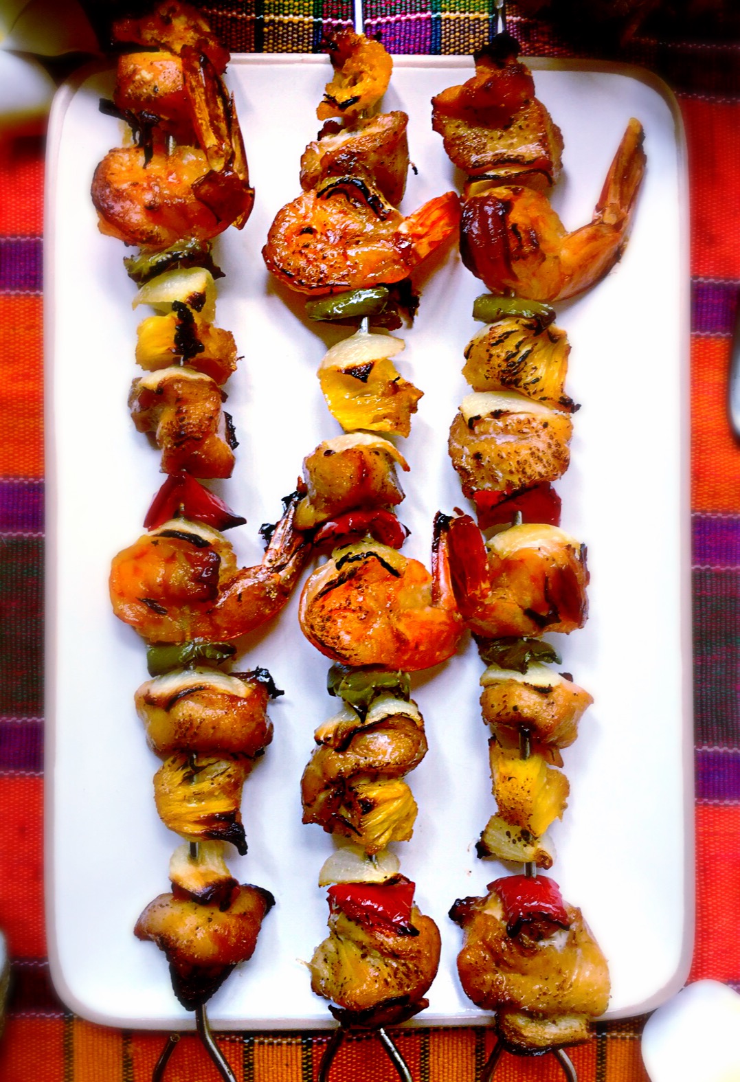 Brochettes de poulet, crevettes & ananas Victoria
